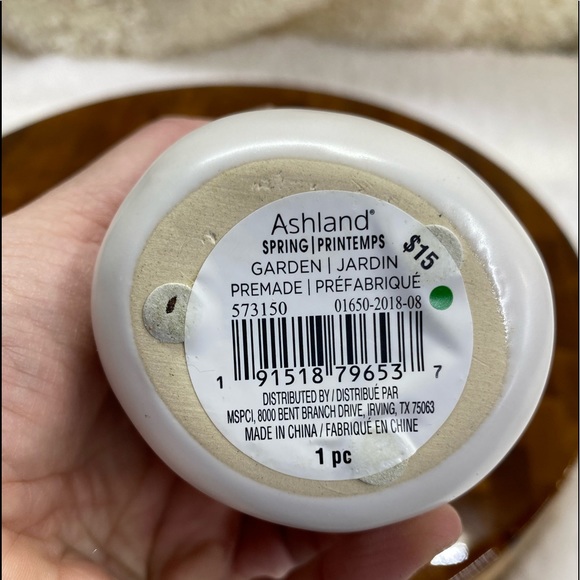 Faux succulents in 2.5”x3”H circular Pot (2 designs available). - Picture 3 of 9